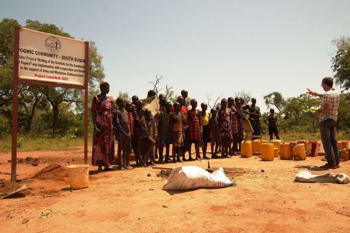 Sudan Południowy - studnia